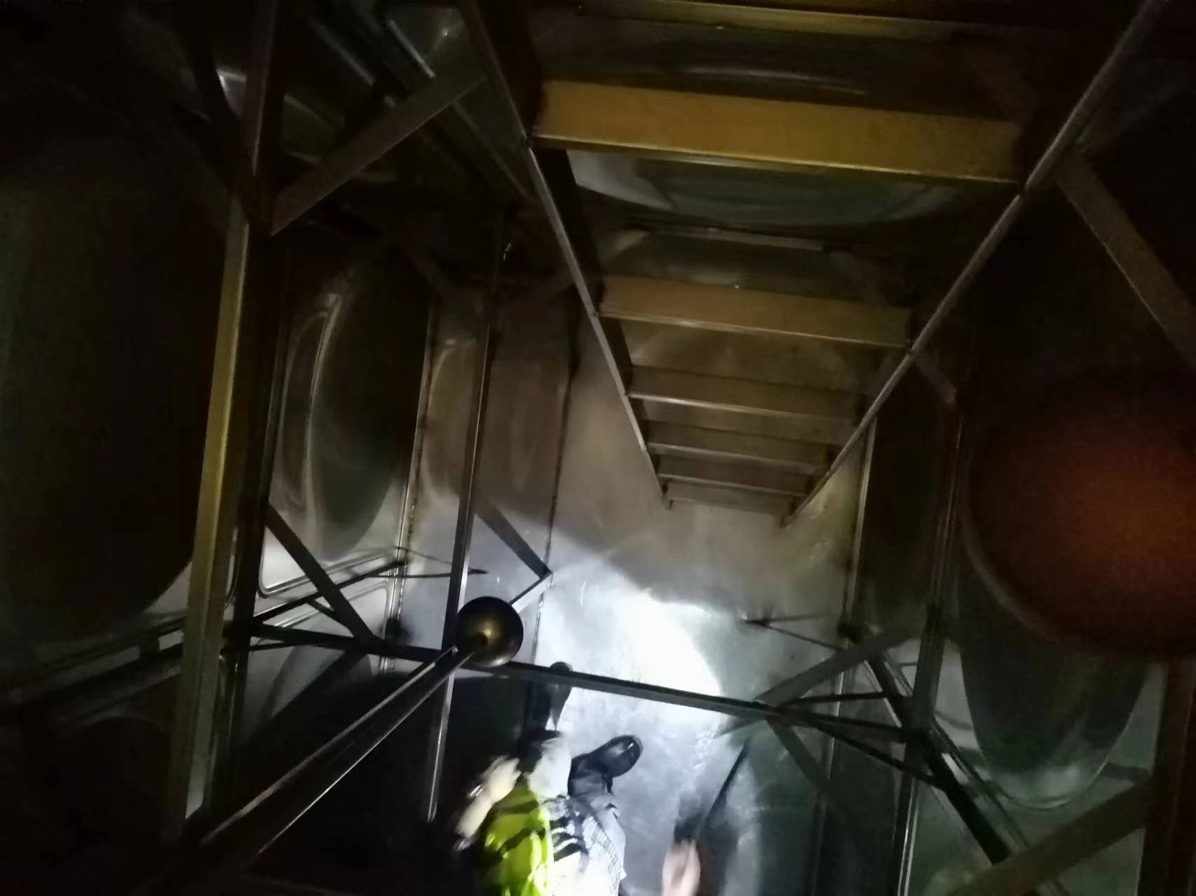 宁波高桥清洗水箱公司