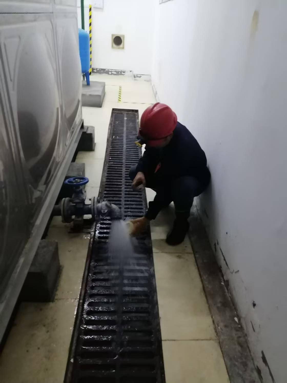 慈城清洗水箱公司