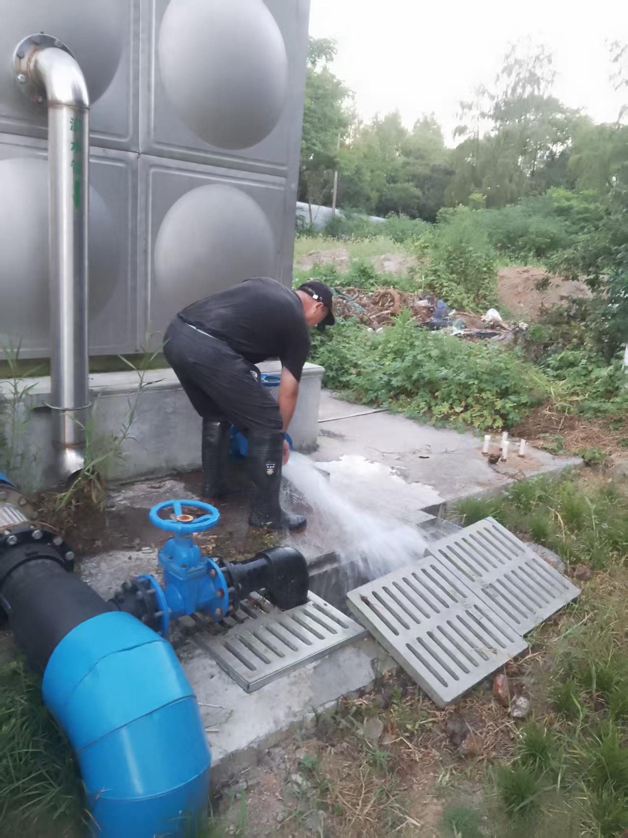 浙江宁波学校水箱清洗 学校清洗生活水箱 水箱清洗公司(图2)